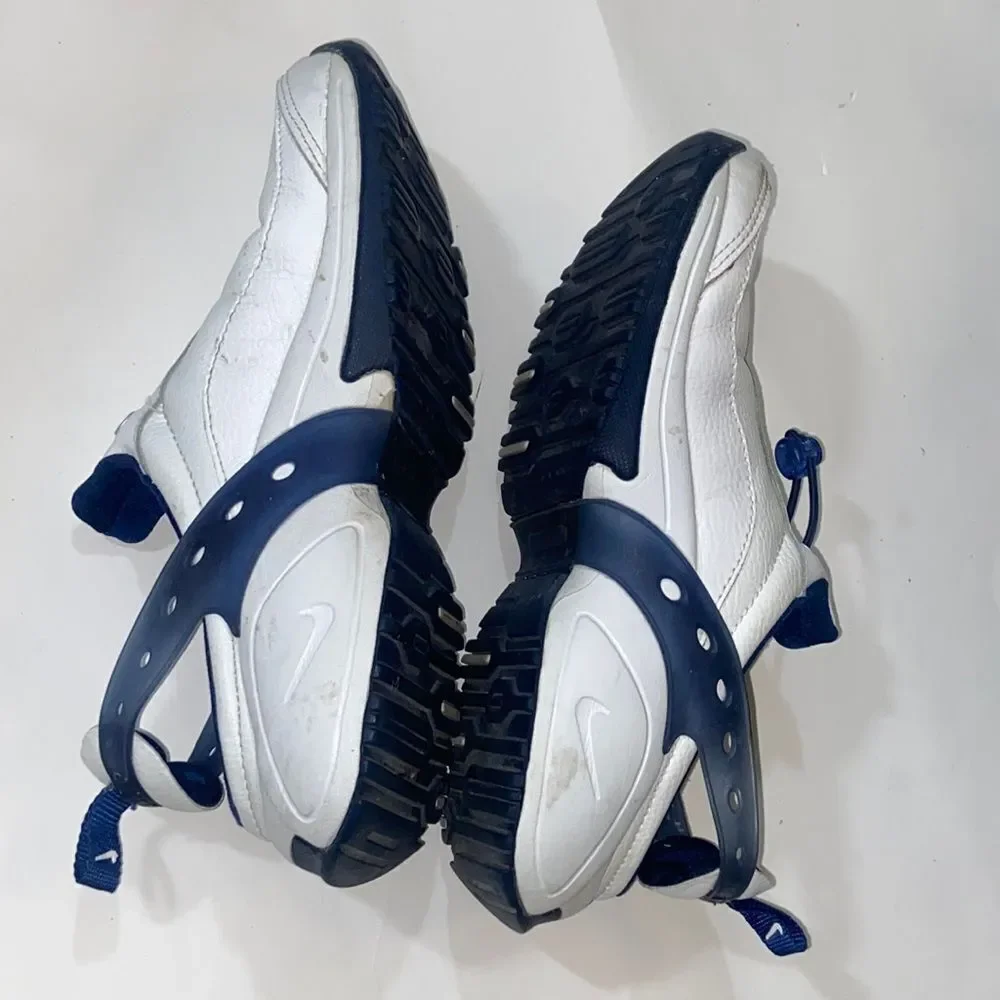 Vintage Y2K Nike Woman Shoes Size 7.5